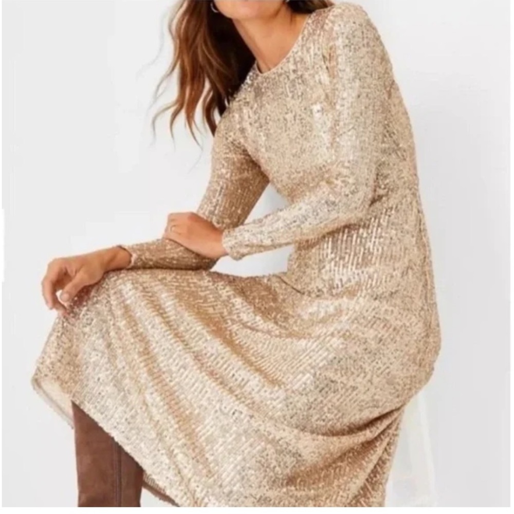 Elegant Gold Sequin Dress

Ann Taylor sequin dress, new with tag